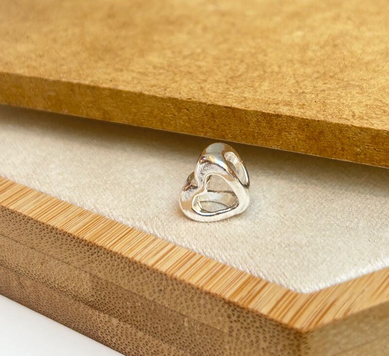 Berloque Coração Liso Vazado